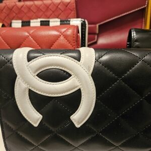 Lolascloset61 Flyer Gorgeous Wallets, Authentic and Designer